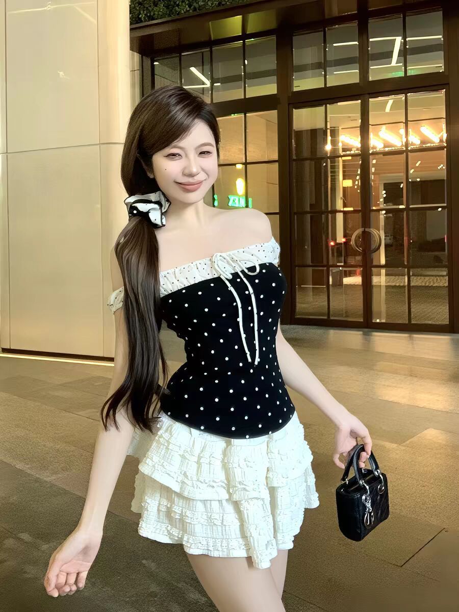 Jianmanni Off-Shoulder Color-Block Polka Dot Short-Sleeve T-Shirt for Women, Pure and Sexy, Slim Fit, Versatile Summer Top