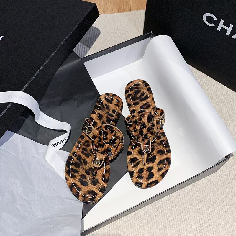 2024 nuevo tipo de zapatillas TB casuales con suela plana para mujeres de verano, zapatos de playa antideslizantes con suela gruesa
