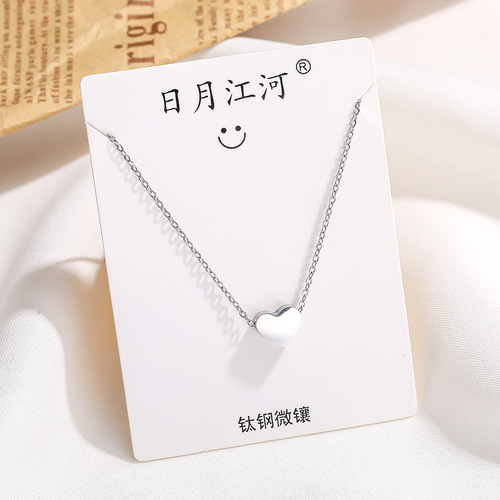 Ins-style personalized heart bear titanium steel necklace for women, non-fading silver lockchain, niche simple pendant necklace accessory
