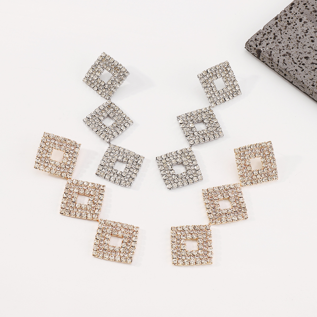 Fashion Geometric Alloy Inlay Rhinestone Earrings display picture 3