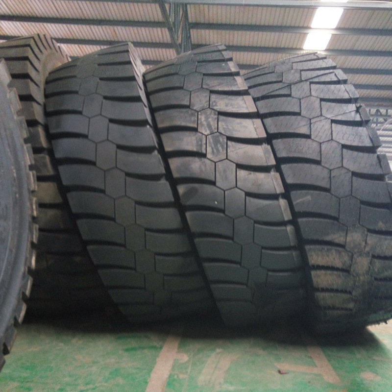 3000 3600R51 57巨型宽体车自卸车矿用全钢子午线工程机械轮胎