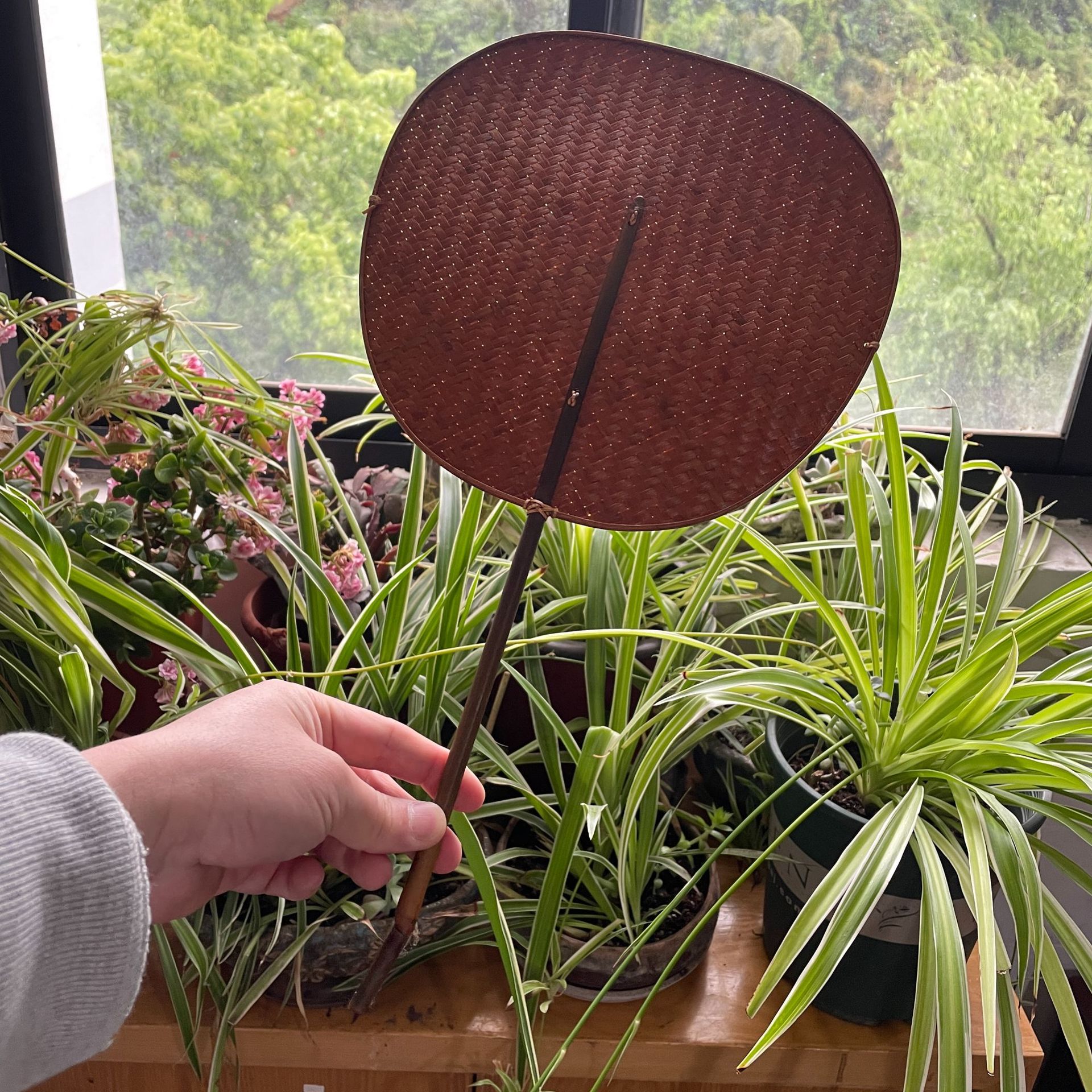 Ventilador tejido de bambú hecho a mano Ventilador tejido de bambú estilo retro chino ventilador tejido de bambú de pintura grande ventilador redondo engrosado Pu ventilador verde