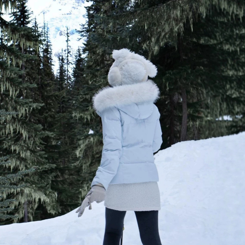 90% white duck down Korean-style waist-cinching down jacket for women, short style, light luxury, large fur collar, slim fit, suitable for petite figures, hooded coat 90% white duck down Korean-style waist-cinching down jacket for women, short style, light luxury, large fur collar, slim fit, suitable for petite figures, hooded coat