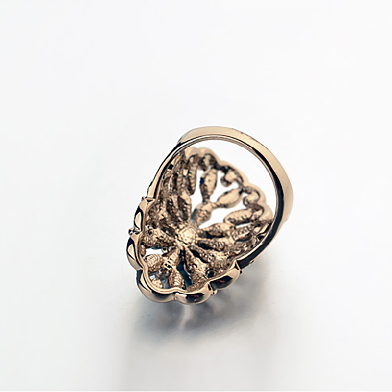 �պ�����������ɫˮ�������οս�ָŮʱ�м�Լ��������������Ʒ