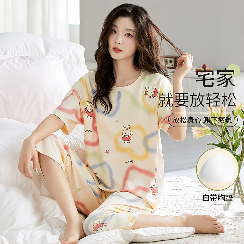 女性の夏の胸のクッションのパジャマの半袖の7分のズボンのスーツの家庭服の青年の薄いモデルのアニメの涼しい通気性はブラジャーを着ないでください。|undefined