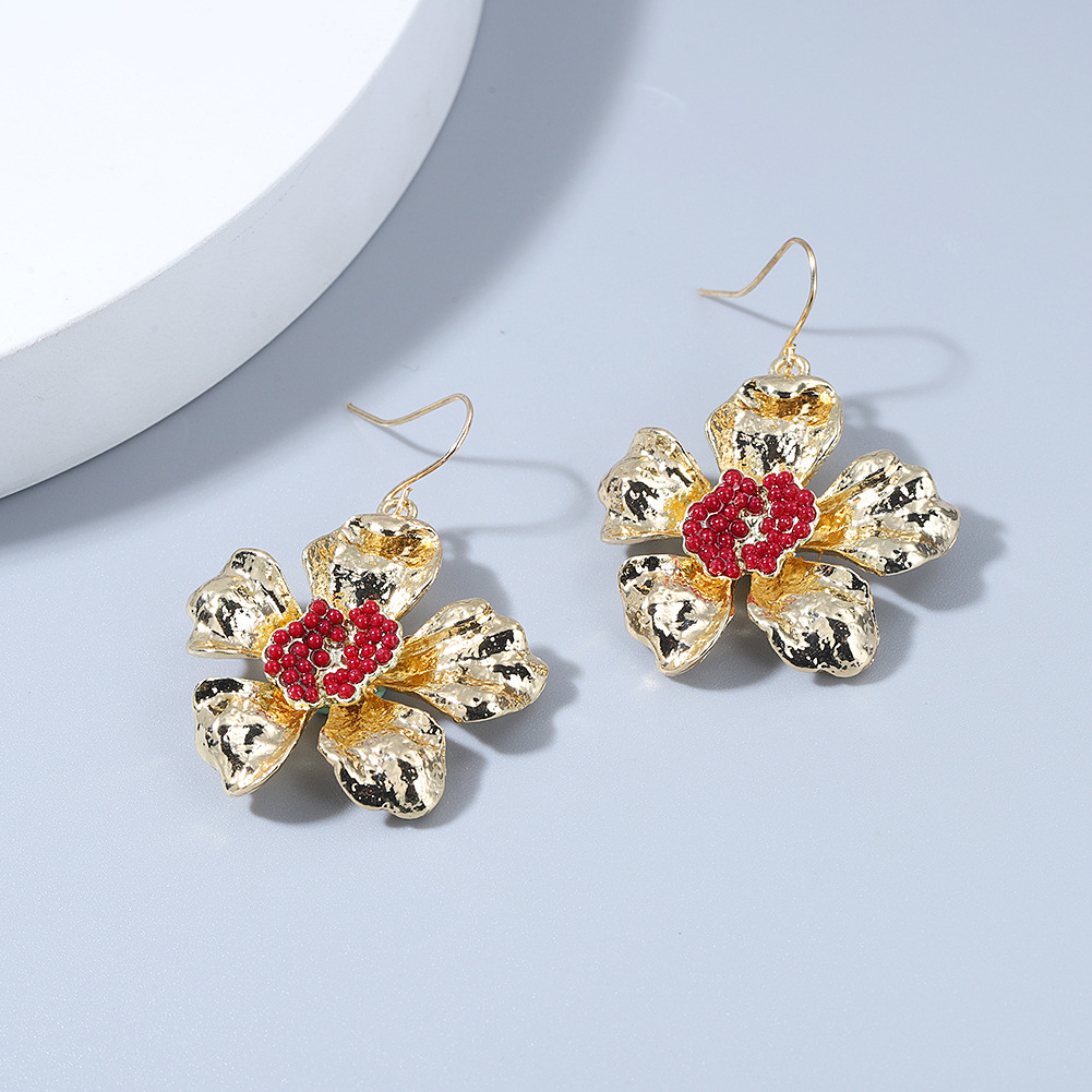 Korean Retro Shiny Flower Earrings Fashion Trend Beads Flower Earrings Wholesale display picture 2