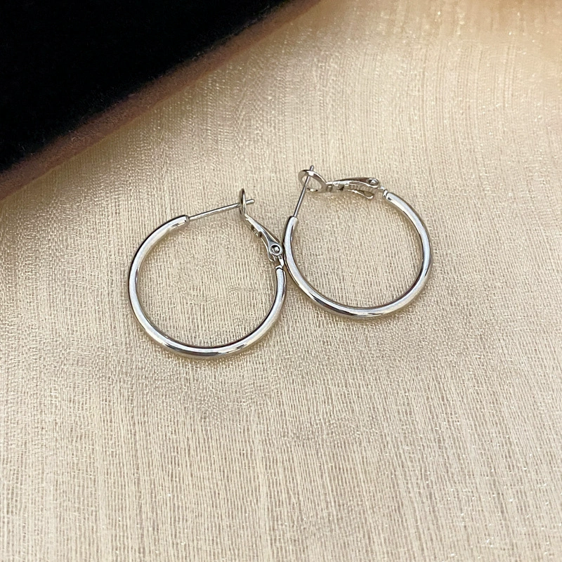 Серебряная игла, металлические модные сексуальные серьги, простой и элегантный дизайн, стиль лёгкой роскоши, стиль высокого качества