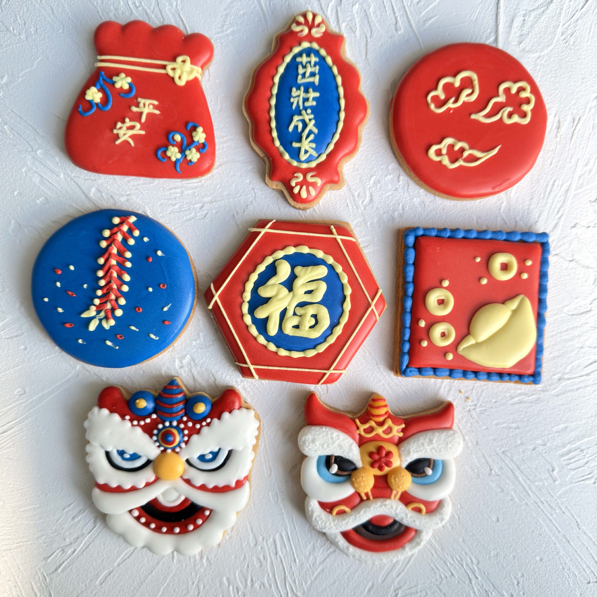 Chinese-style icing biscuit with hand gift Baby Full Moon biscuit Xingshi lucky bag decorative biscuit icing biscuit