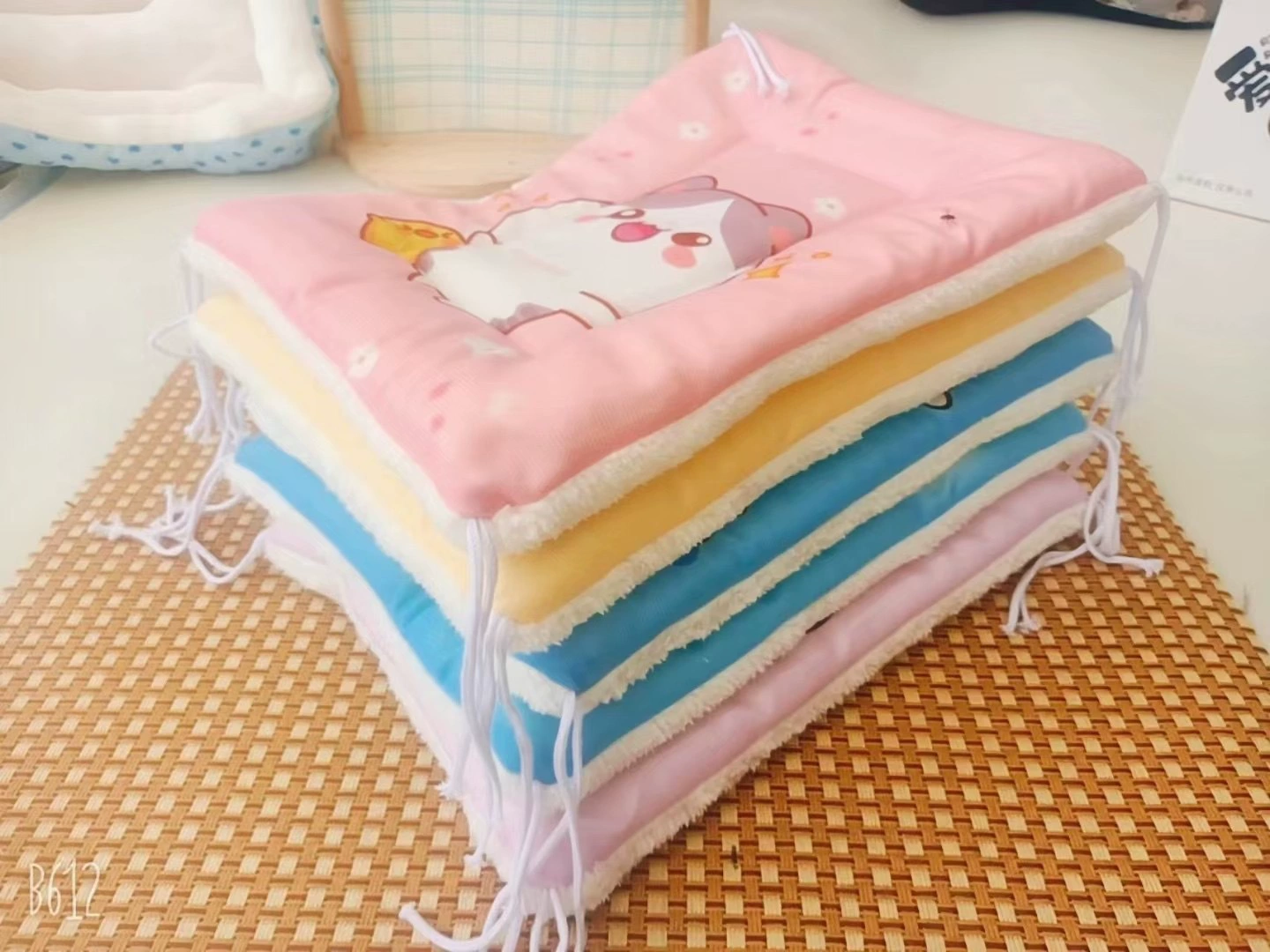 Коврик для собак Универсальный коврик для кошек Four Seasons Крепкая веревка Фиксированная мультяшная зимняя теплая продукция для домашних животных Коврик для питомника