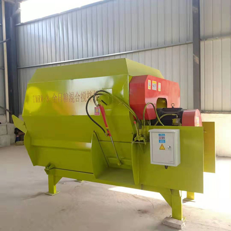 全日粮牛场掺料机 小型牛场饲料拌料机 型号特点