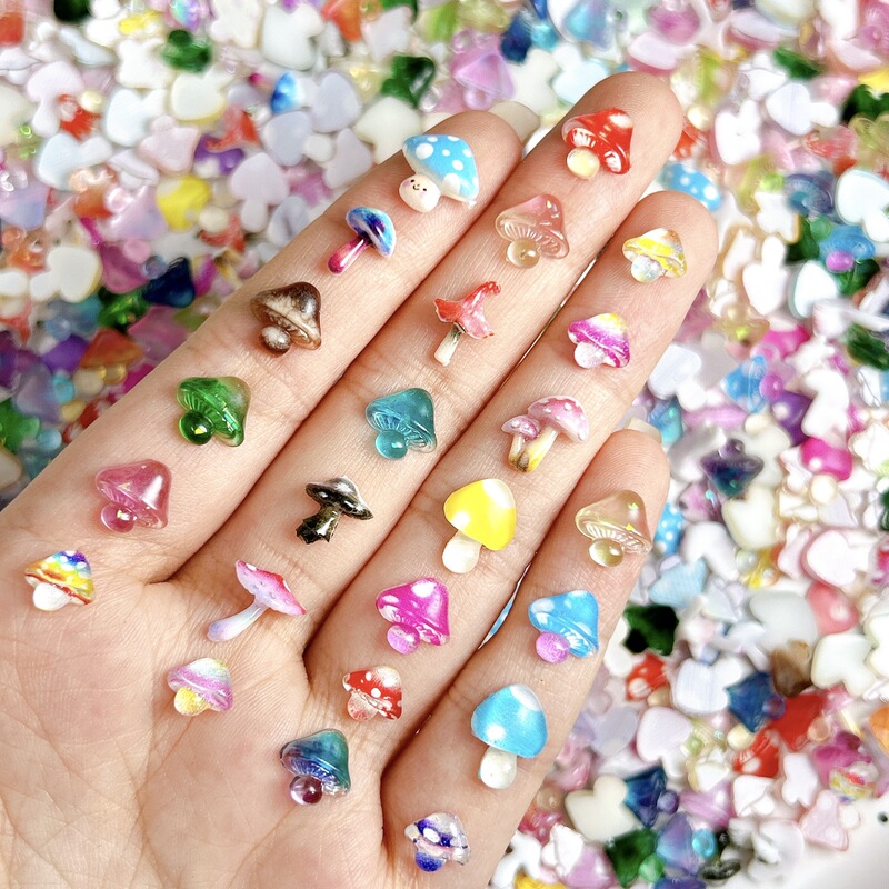 Hot Selling Cartoon Ice Transparent Mixed Mushroom Resin Accessories Nail Art Earrings Jewelry Accessories Wholesale DIY Hairpin Materials