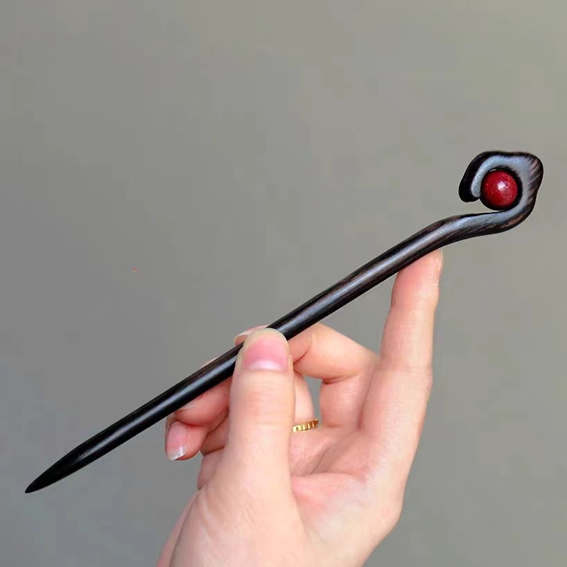 B92 레드 맨션 샌달 우드 헤어핀