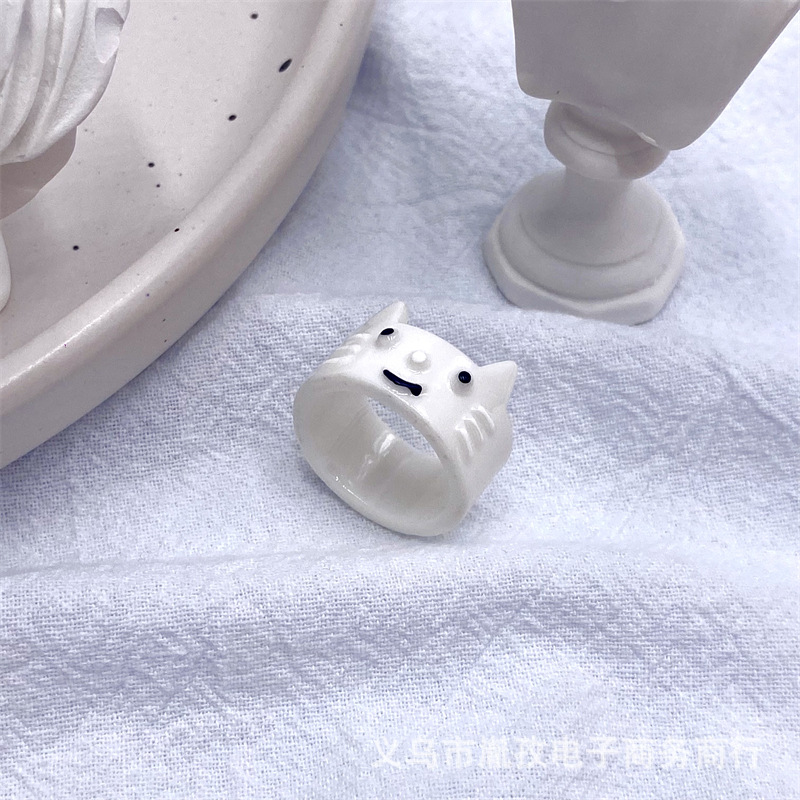 Lindo gatito resina acrílico anillo europeo y americano transfronterizo Venta caliente pequeño animal de dibujos animados anillo tridimensional