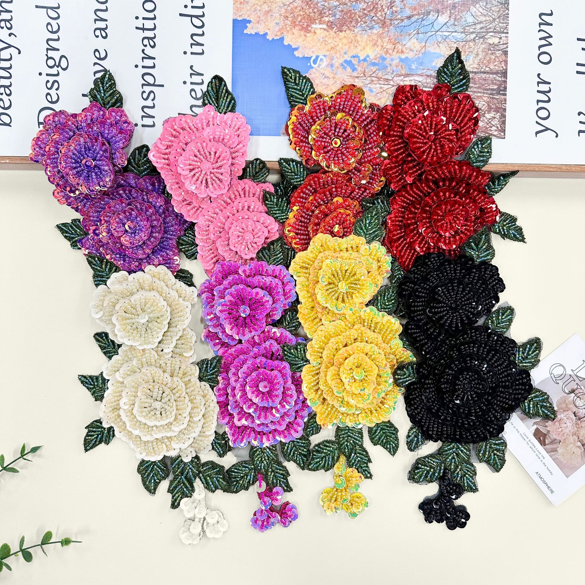 Invierno pesado flores rojas cuentas bordadas de tela estilo nacional multicapa flor tridimensional vestido decoración de camisa