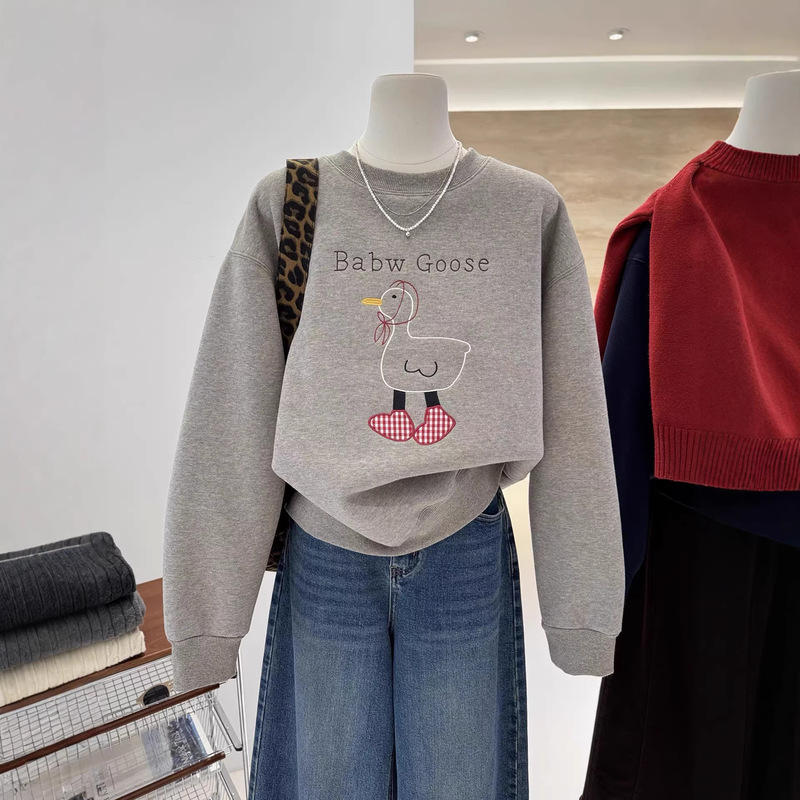 Cross-Border Plus Size 120kg Cartoon Embroidered Duck Warm Fleece Pullover Sweatshirt for Women, Loose Fit, Versatile, Round Neck, Ins Style Cross-Border Plus Size 120kg Cartoon Embroidered Duck Warm Fleece Pullover Sweatshirt for Women, Loose Fit, Versatile, Round Neck, Ins Style