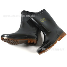 ���l��ˮ�����ڱ���ѥ��ĥ�����|�r��ˮЬ�Bֳˮ�a��ʿ��Ͳ��Ь