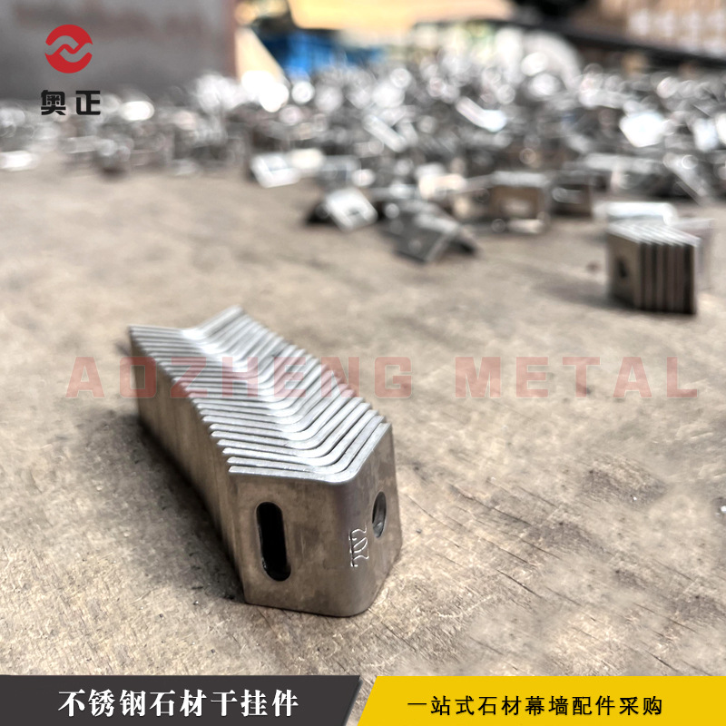 中东地区，沙特，卡塔尔，迪拜不锈钢角码 304 202三片式膨胀螺栓