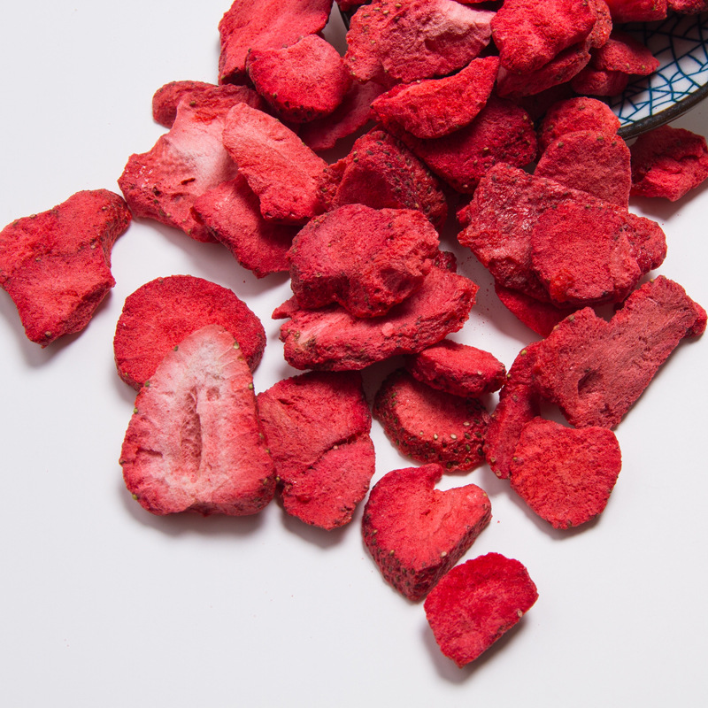 Factory Direct Sales Freeze-Dried Strawberry Slices, Freeze-Dried Sugar-Coated Strawberry Slices, Fruit Oatmeal Snowflake Crisp Baking Ingredients