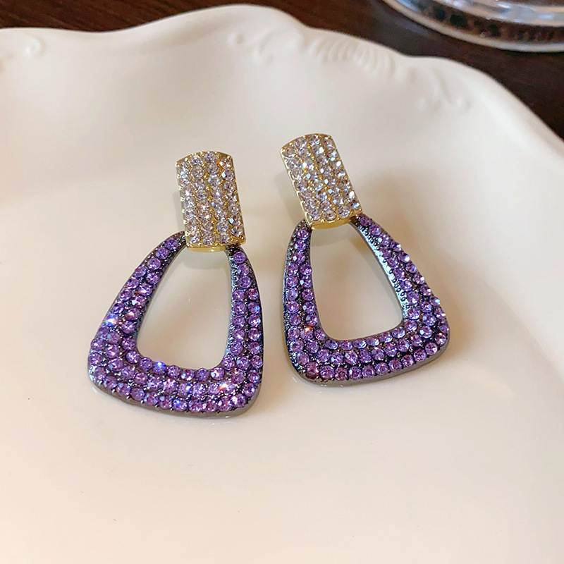 Pendientes de suministro de mercado nocturno de agujas de plata Pendientes de moda coreana en vivo Pendientes de estilo caliente Pendientes de lujo ligero Mujeres de alta gama