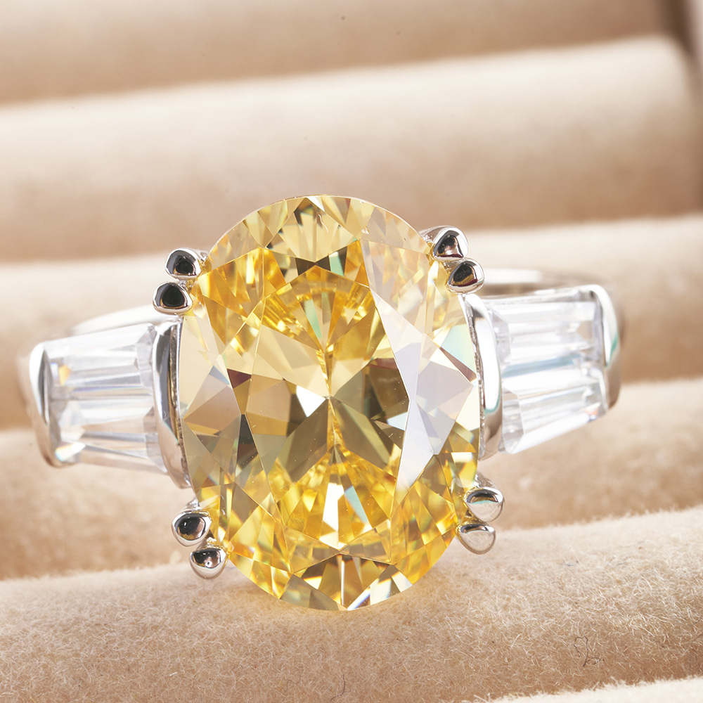 Luz de lujo transfronterizo 6 quilates oval amarillo alto carbono diamante anillo de las mujeres Super Flash Venta caliente anillo de plata esterlina al por mayor