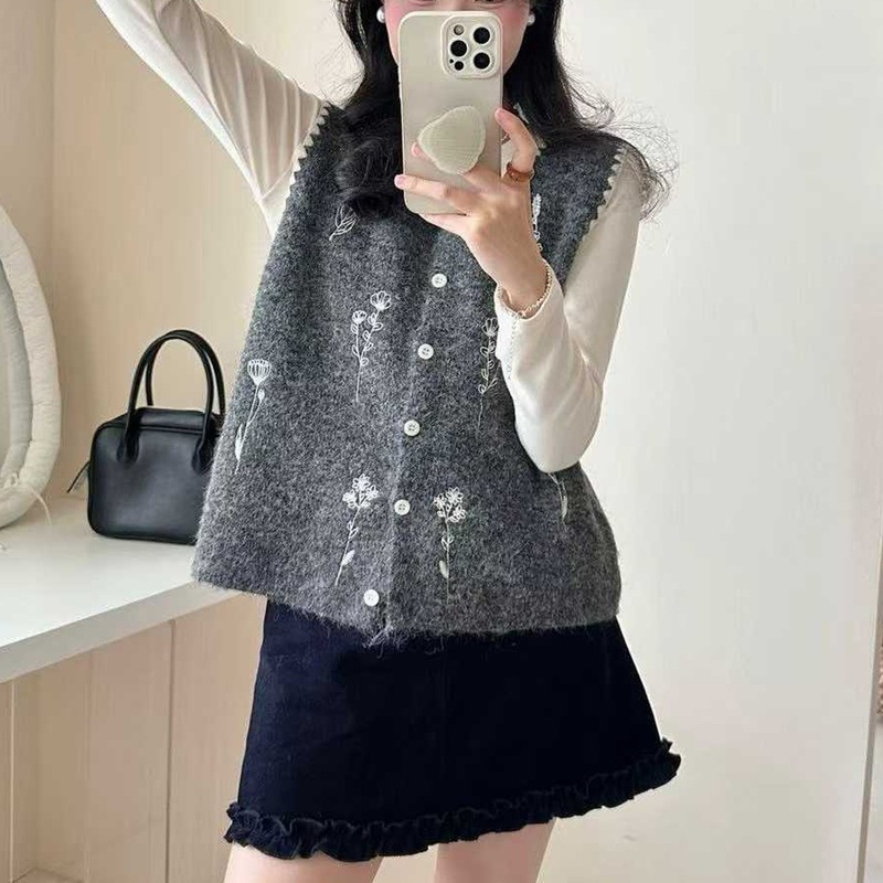 秋冬款拼色针织马甲女刺绣小清新无袖毛线衣内搭叠穿坎肩背心上衣|undefined