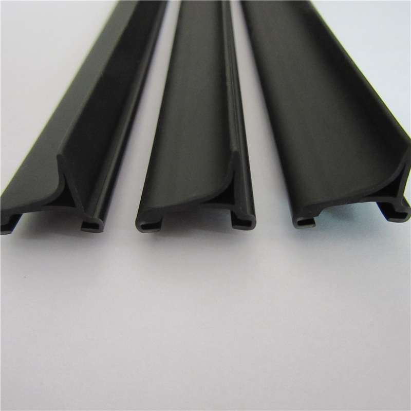挤塑厂家供应汽车雨刮保护套雨刮条无骨雨刮雨刮配件