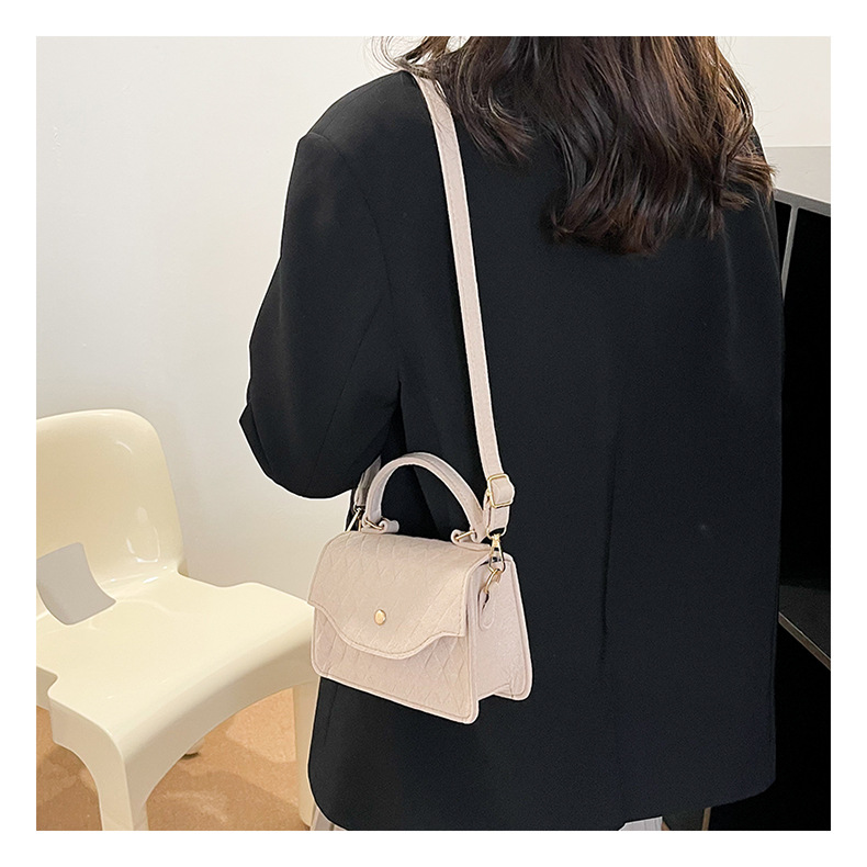 Women's Medium Felt Solid Color Streetwear Square Magnetic Buckle Crossbody Bag display picture 9