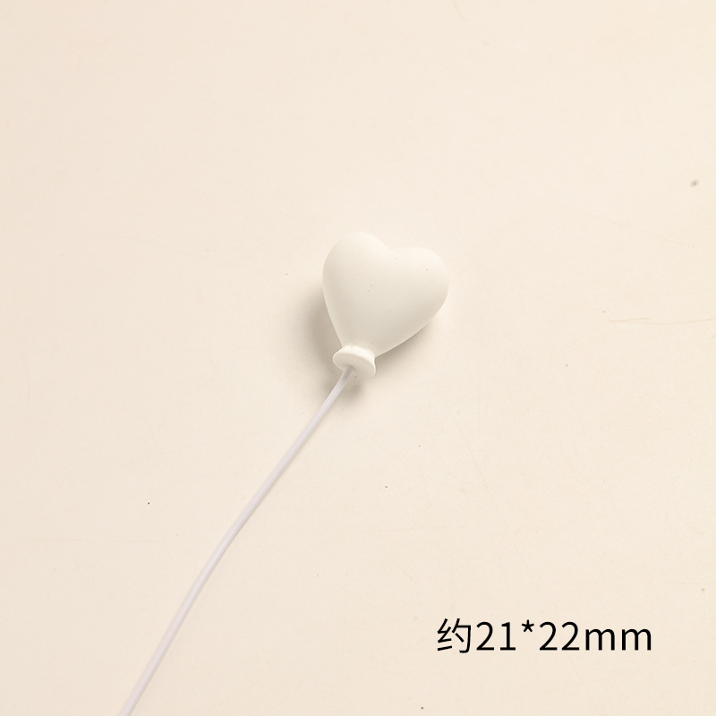 SKU-03-白色爱心气球 一个