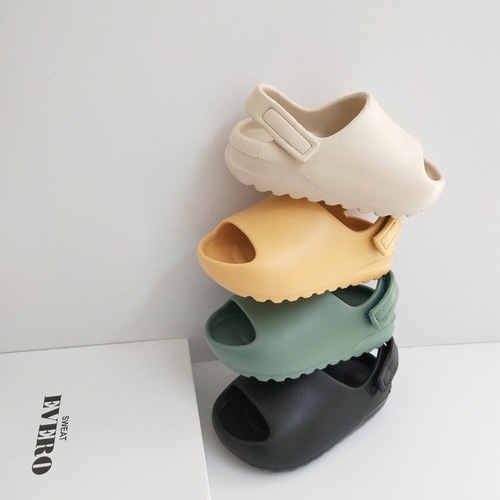 Children's Home Interior Slippers 2024 Summer New Boys and Girls Magic Tape Comfortable Outdoor Beach Shoes Sandals