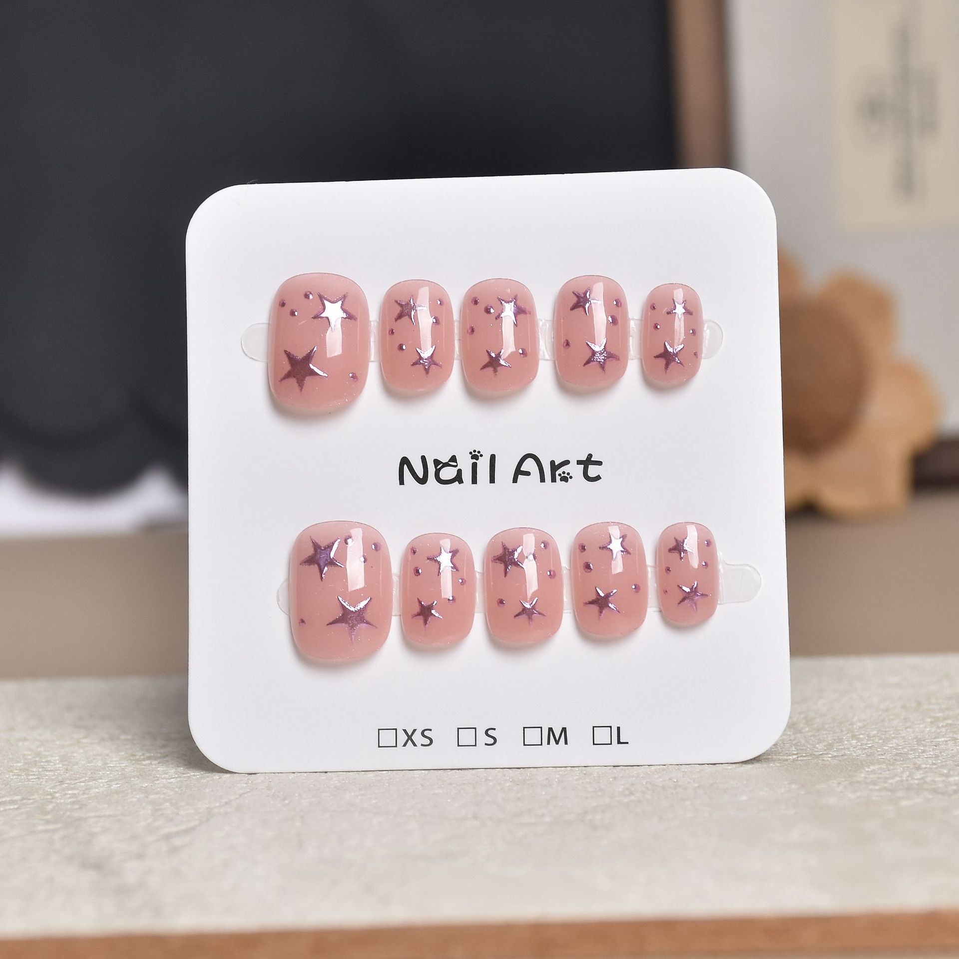 Uñas postizas francesas con diseño floral dorado, estilo ojo de gato, cortas y desmontables, producto de alta gama para arte de uñas 2026.