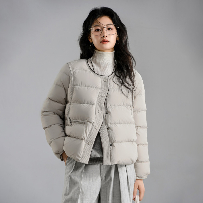 平湖轻薄羽绒服女冬季2025时尚单排扣保暖圆领时尚洋气小个子外套|undefined