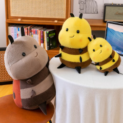 インターネット有名人の新しい小さな蜂ぬいぐるみ人形セブンスターてんとう虫子供の誕生日プレゼントのための卸売
