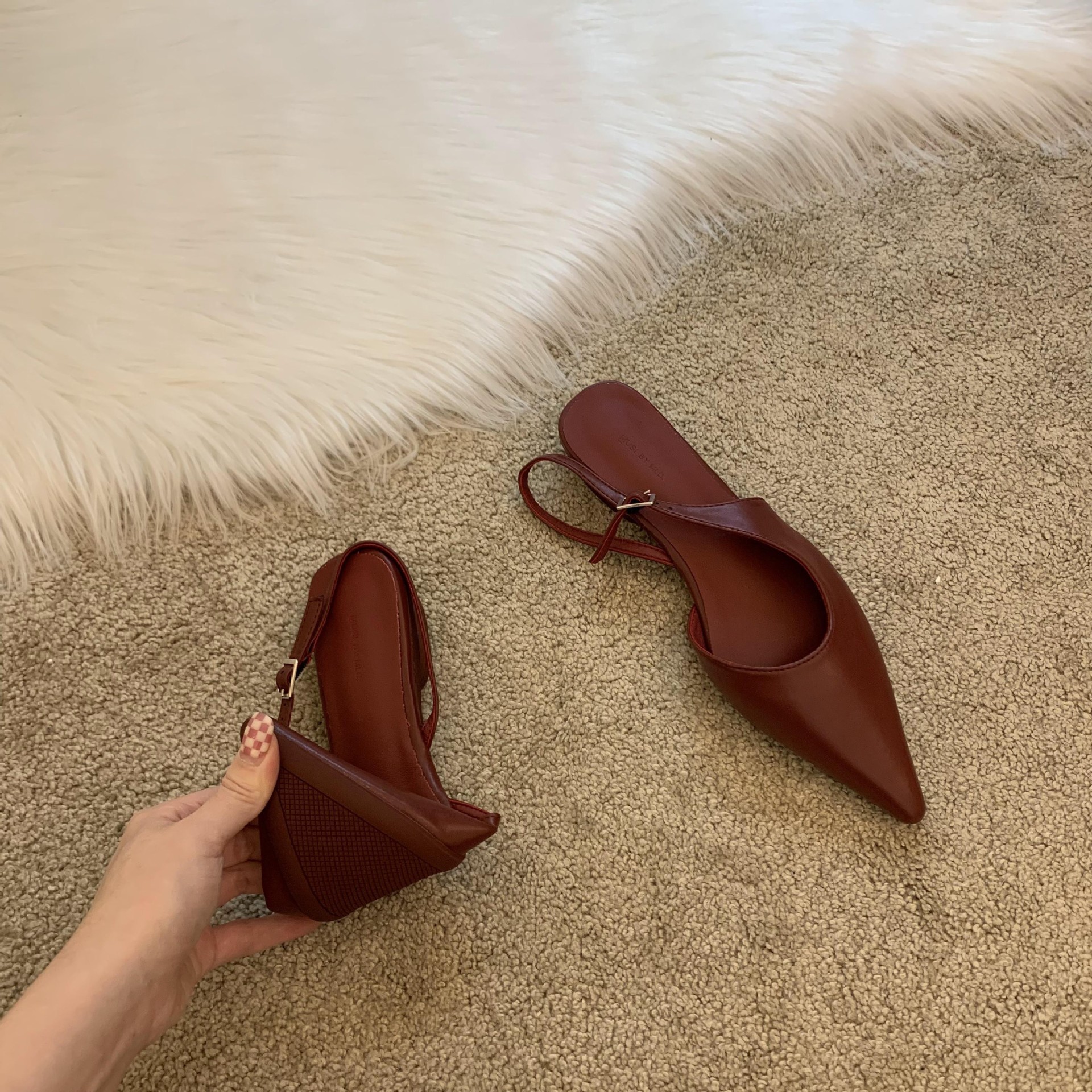 Dámské ploché boty s internetovými celebritami pro jaro a léto 2023, tenký podpatek, špičatá špička, mělká ústa, taštičková špička, kočičí podpatek, pásek, vílí boty_voghion.com