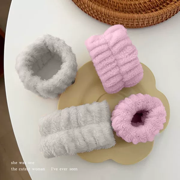 [Grey + Pink] One pair each
