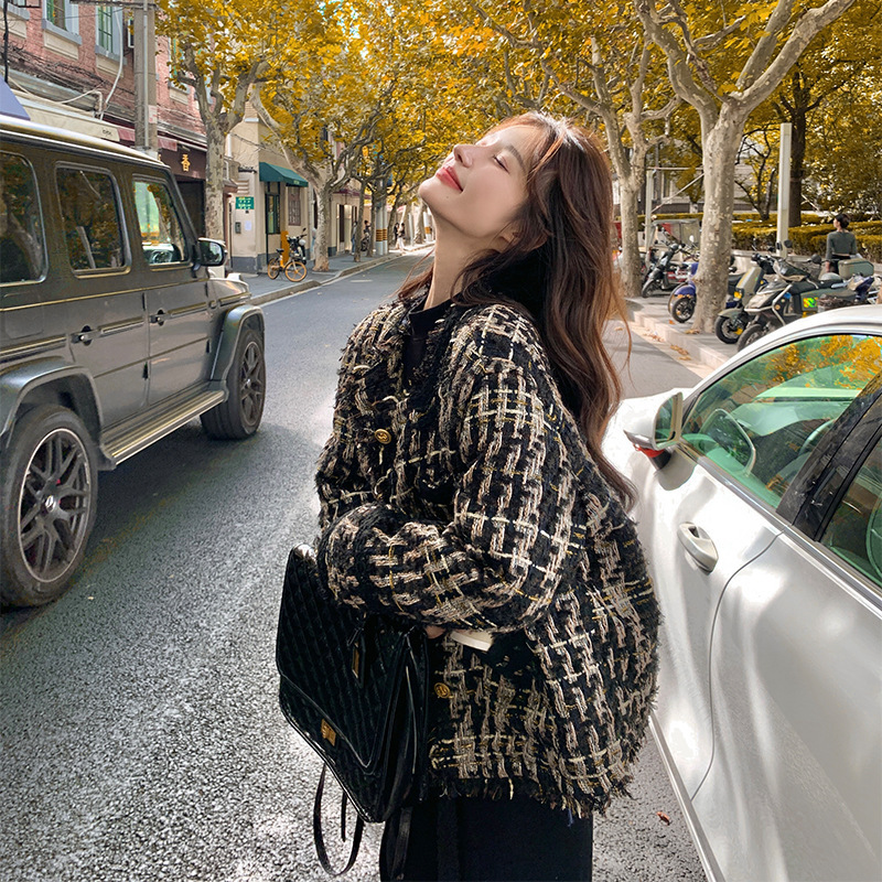 Black Small Fragrant Style Light and Warm down Jacket for Women Autumn and Winter 2025 New Short Style High-End Elegant Tassel Jacket