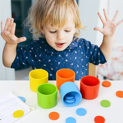 色分類カップ幼稚園蒙氏早教デスクトップゲーム赤ちゃん色認知知育木製玩具卸売り