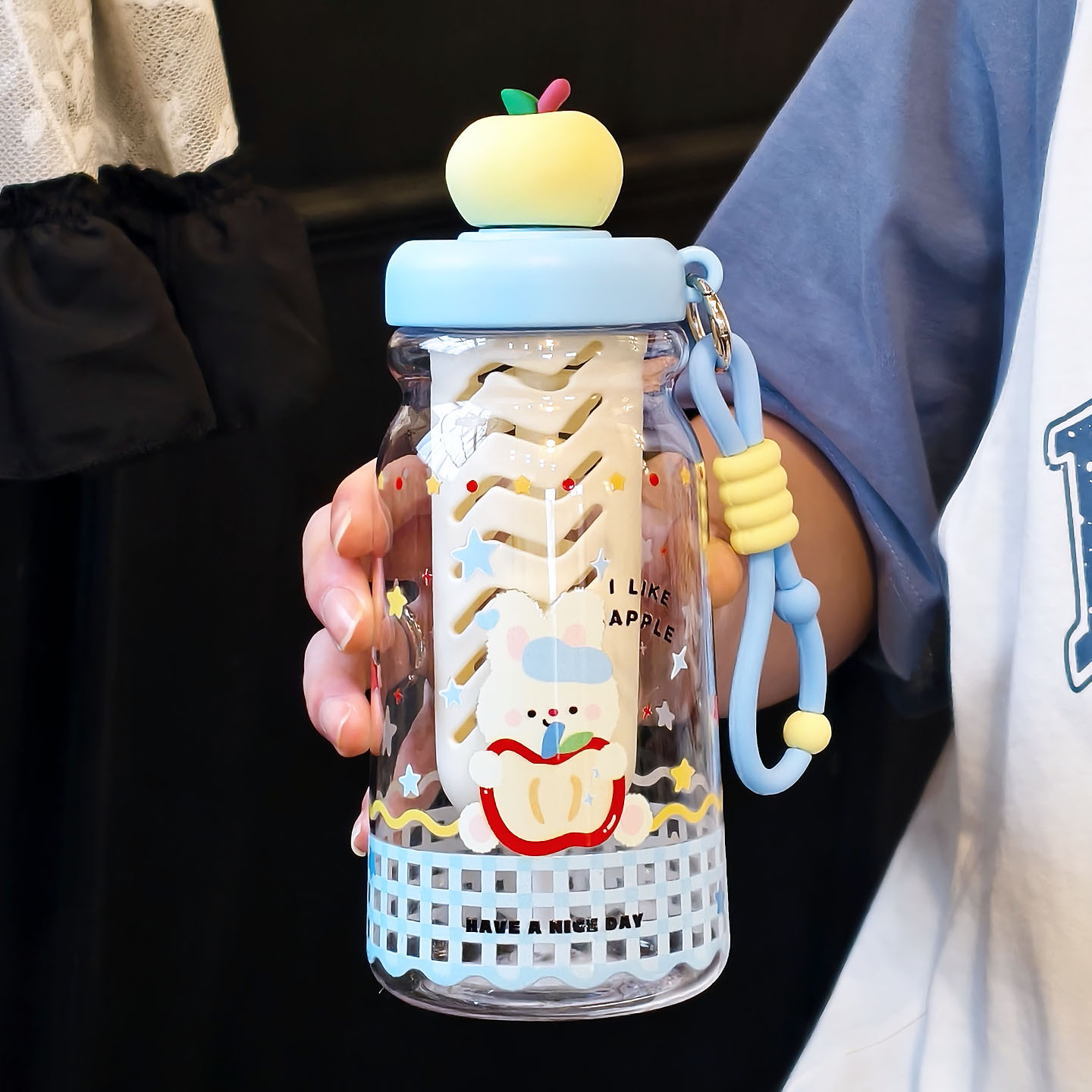 Hermosas tazas de agua de paja de gato para niñas de alto valor facial de verano tazas de té de gran capacidad de flores tazas de plástico resistentes a altas temperaturas estudiantes