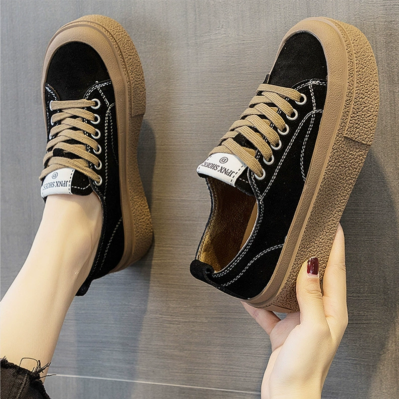 Оригинальная нишевые брезентовые туфли Женская весна 2025 Новый толстый подошв ноги маленькие шнуровки кроссовки Студенческая спортивная повседневная обувь
