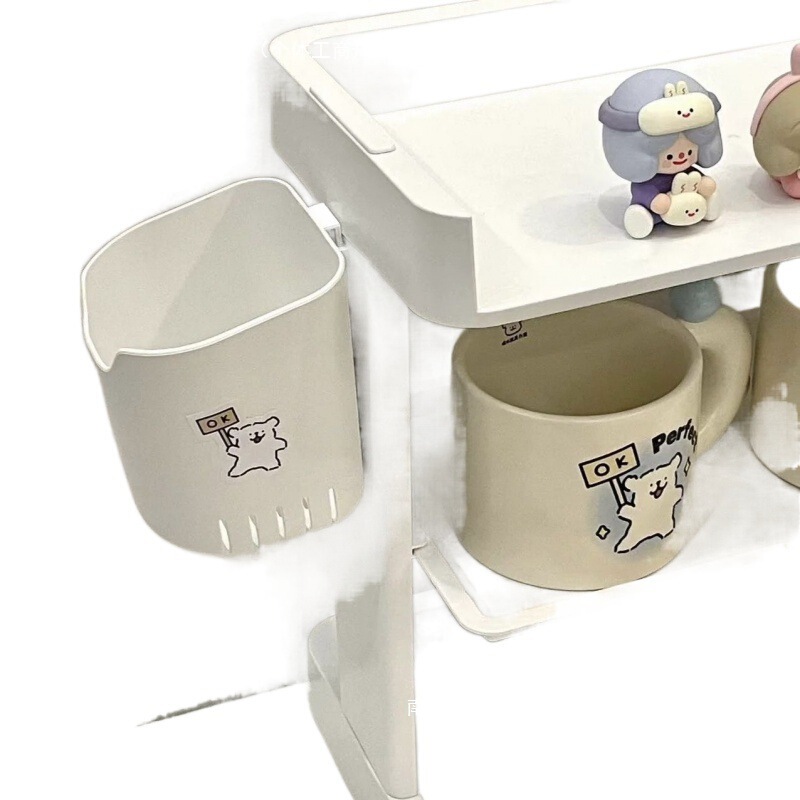 多層の物置棚の机の上の3階の家庭用オフィスの台所のトイレの調味料は整理箱の棚を収納します。|undefined