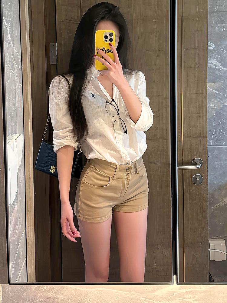 카키색