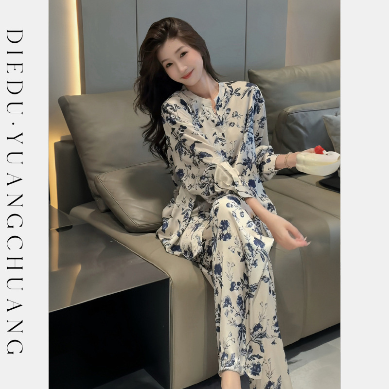 【Blue Ink Flower Story】Women's Autumn Holiday Pajamas, Slimming and Suitable for Wearing Outside, Popular Style 【Blue Ink Flower Story】Women's Autumn Holiday Pajamas, Slimming and Suitable for Wearing Outside, Popular Style