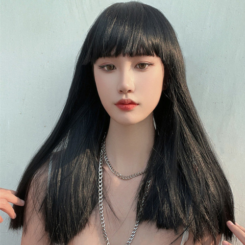 Manufacturer wholesales the same Lisa wig for women with medium and long hair, Internet celebrity comic bangs, clavicle hair, Korean hairstyle, full headgear