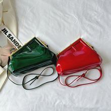 �¿�Ů���߼���녶��R�������r�м�ɫ�A�Ӱ����sС���L�μ�б���