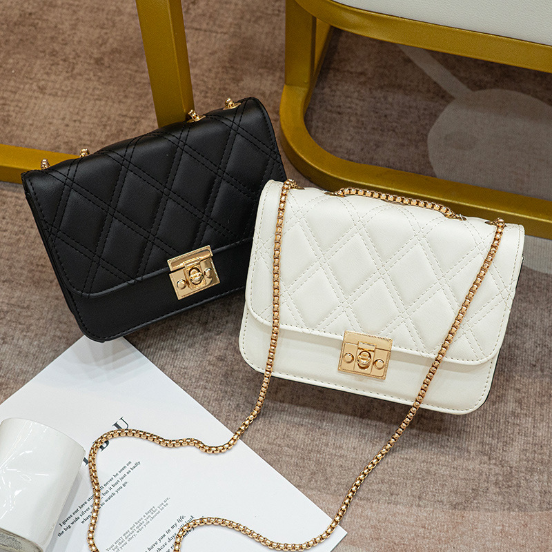 Classic small phone bag on chain with diamond pattern
