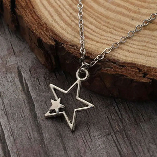 Elegant Retro European and American Five-Pointed Star Shape Necklace, Light Luxury Personal Style Fashion Alloy Star Pendant Black Cord Accessory Necklace