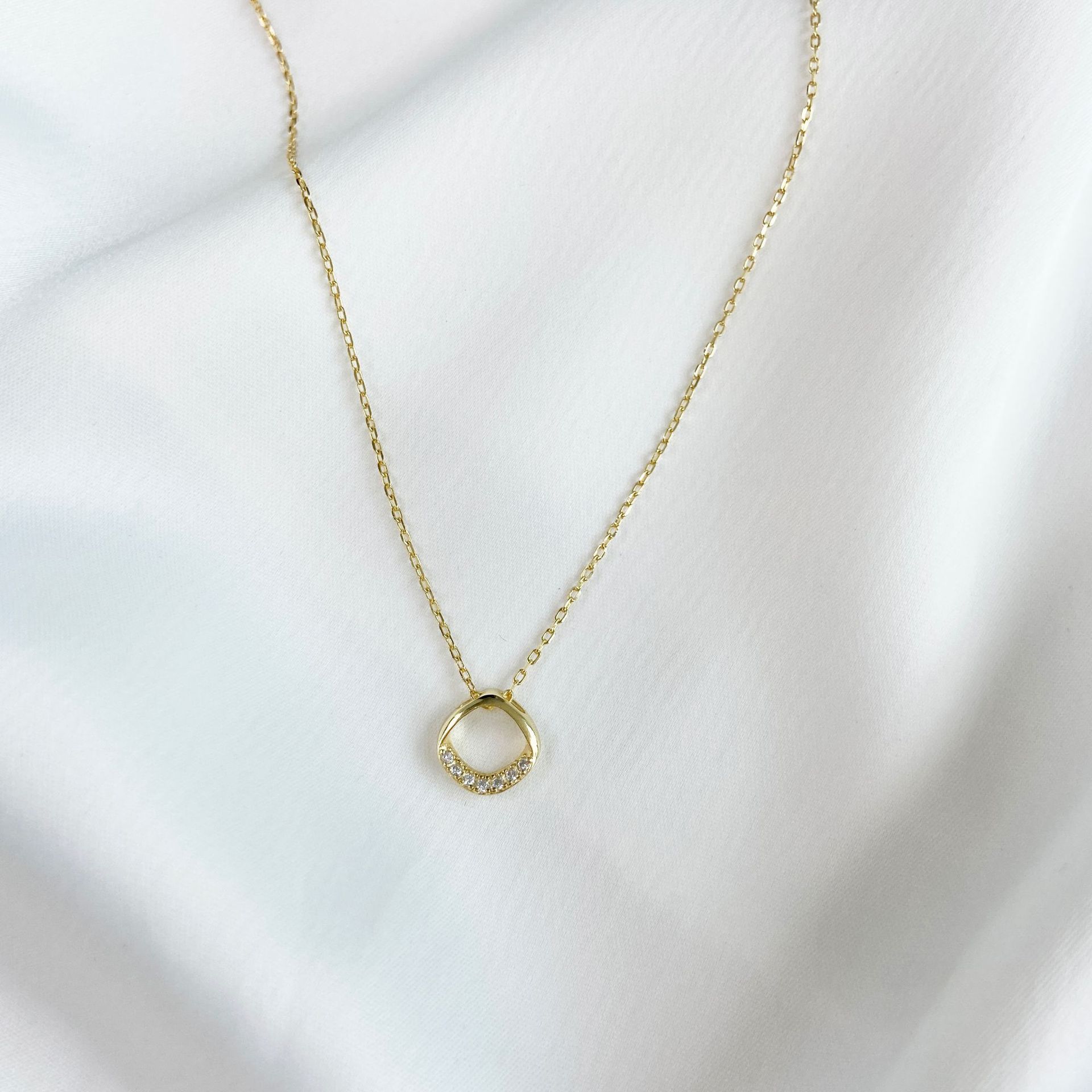 Colar de pérolas de luxo para mulher com fecho magnético_voghion.com