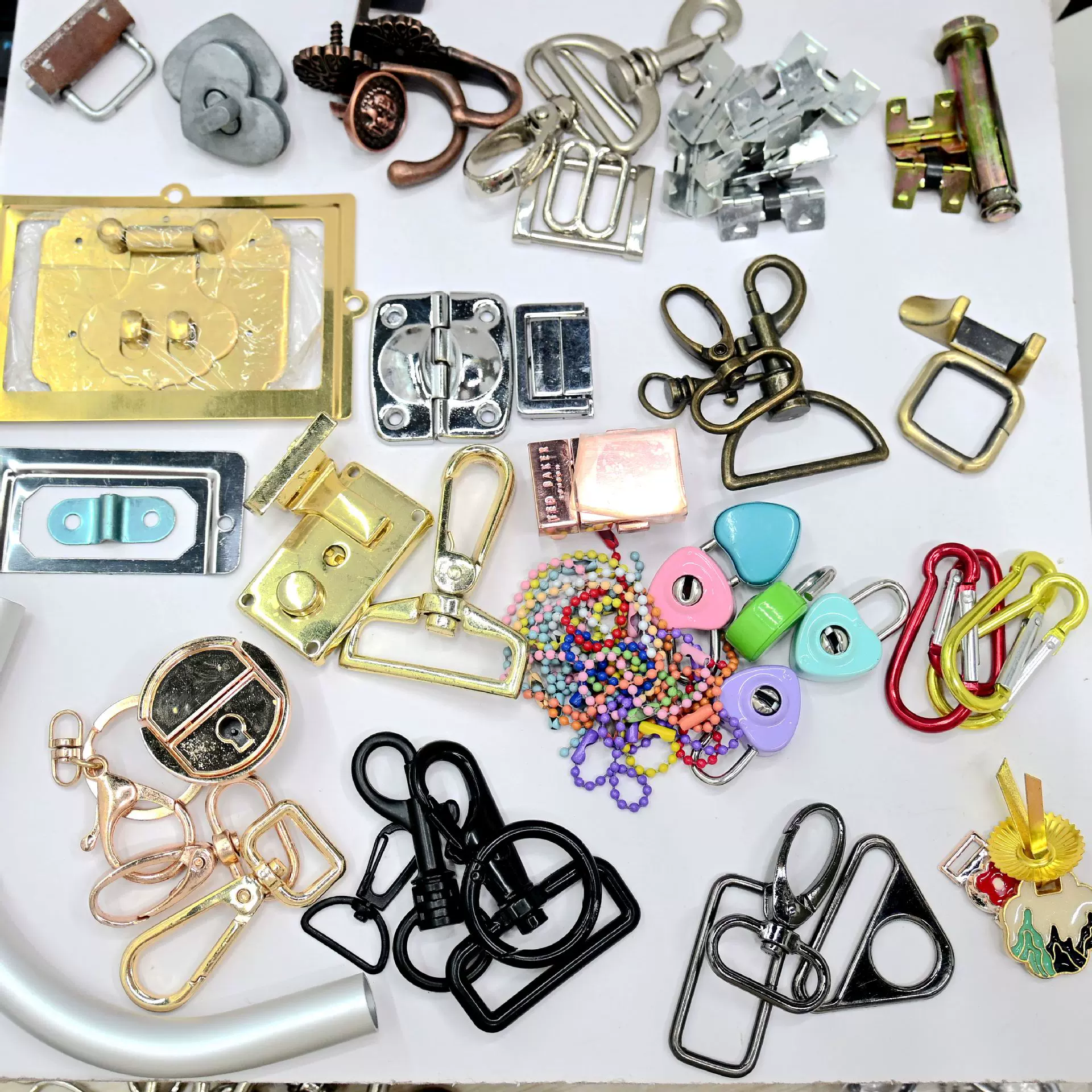 diy饰配件金属古铜色银色枪黑色扣锁箱包材料钩扣包装盒金属扣