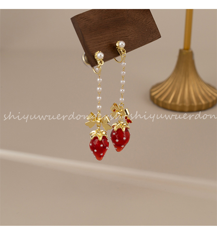 Alloy Material 1 Pair Cute Retro Lady Candy Strawberry Alloy Pearl Women's Drop Earrings Ear Cuffs Earrings