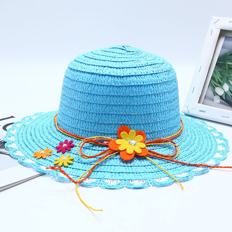 파란색 작은 꽃 세 송이 추가