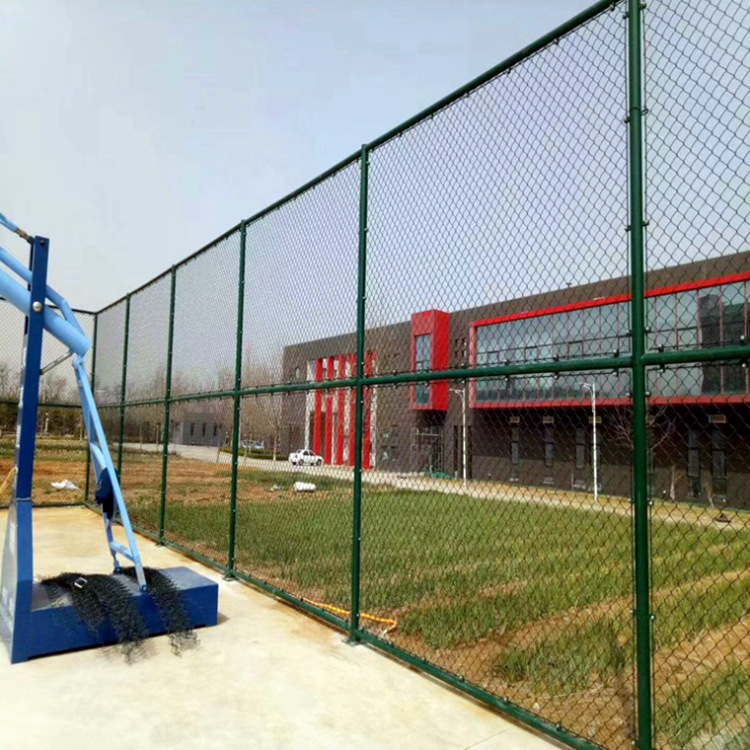 蓝球场围栏勾花网护栏足球场篮球场护栏网网球场围栏体育场护栏网